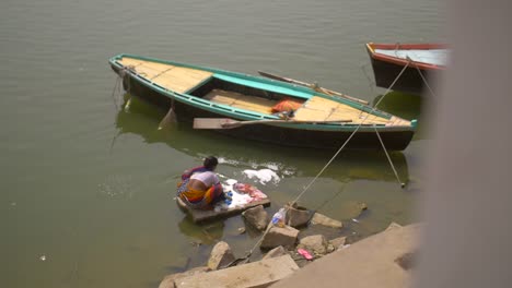 Woman-Washing-Clothes-in-Ganges-Varanasi