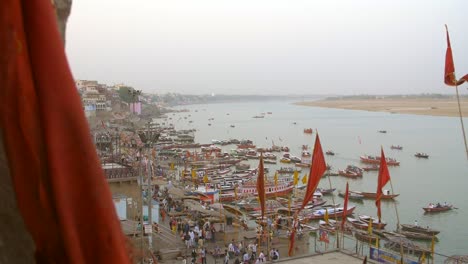 Handheld-Shot-of-the-Ganges-Riverbank