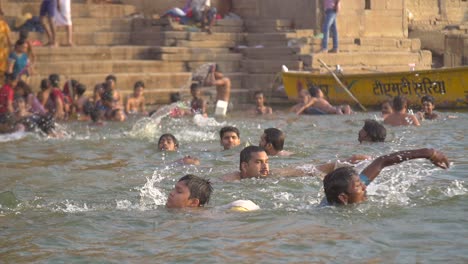 Tracking-a-Swimmer-by-Dashashwamedh-Ghat
