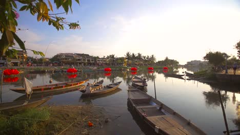 Tracking-Shot-of-Vietnamese-River-Scene