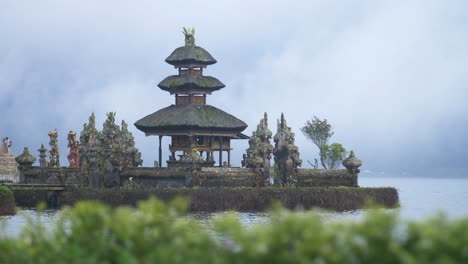 Small-Pagoda-at-Bratan-Lake
