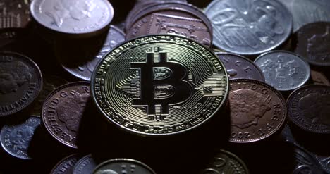 Casascius-Bitcoin-and-International-Currencies