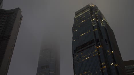 Nebel-Um-Die-Wolkenkratzer-Von-Hongkong