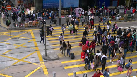 Ocupado-paso-de-peatones-en-Hong-Kong
