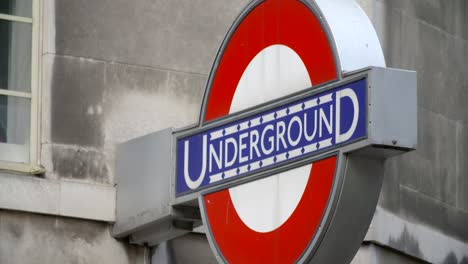 Close-Up-of-London-Underground-Sign