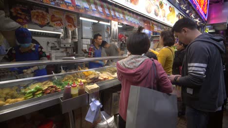 Customers-at-Hong-Kong-Food-Stall