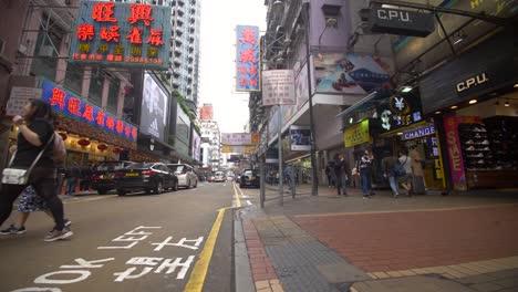 Tracking-über-Die-Straße-In-Kowloon