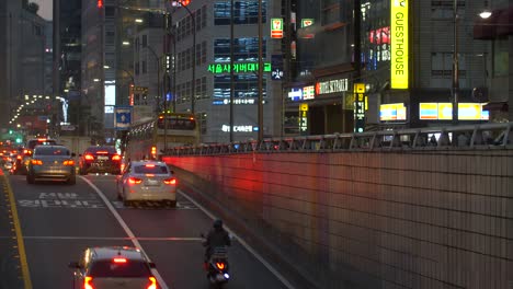 Night-Time-Traffic-in-South-Korea