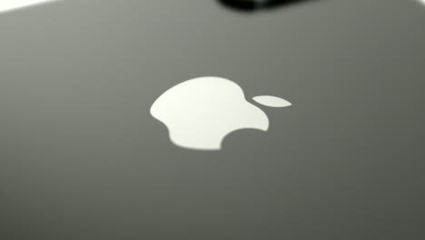 CU-Rotating-Shot-Around-Apple-Logo