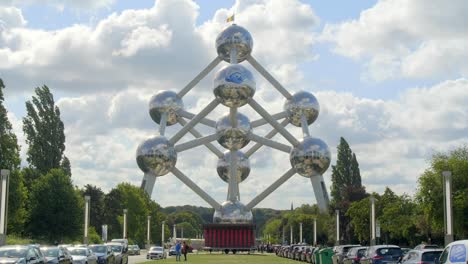 Monumento-Atomium-en-Bruselas