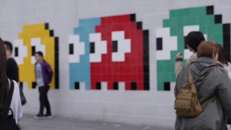 Blurry-Crowds-by-pac-man-Mural