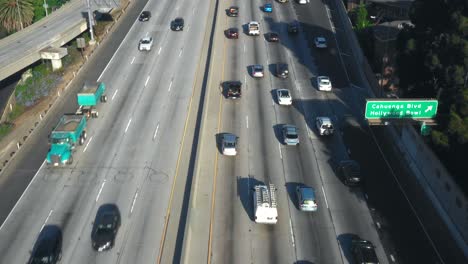 Verfolgung-Von-Autos-Auf-Der-Hollywood-Autobahn