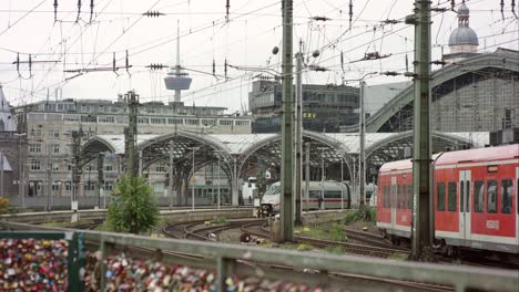 Train-Station-in-Cologne-4K