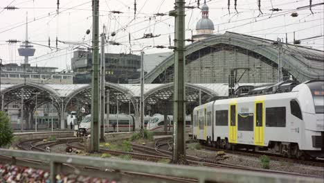 Train-Entering-Station-in-Cologne-4K