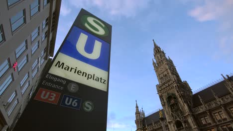 Marienplatz-Sign-and-Town-Hall