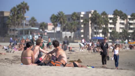 People-On-Venice-Beach-LA