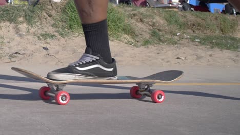 Skateboard-Passing-Camera-in-LA