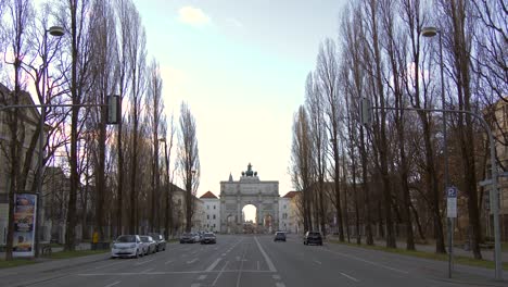 Puerta-De-Victoria-De-Siegestor-Munich