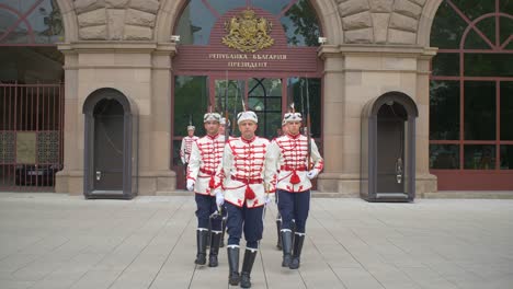Changing-of-the-Guards-in-Sofia-01
