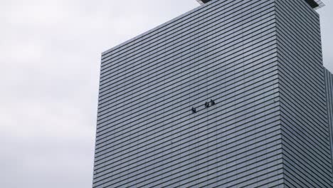 Window-Cleaners-Cleaning-Skyscraper