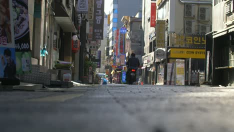 Man-on-a-Moped-in-Seoul