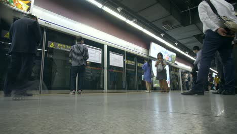 Metro-Station-Platform-Time-Lapse