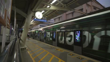Bangkok-Metro-Train-Arriving-at-Station
