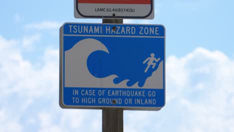 Zeichen-Für-Tsunami-Gefahrenzone