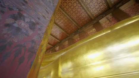 Der-Liegende-Buddha-Wat-Pho-Tempel-01