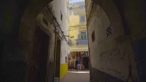 Tracking-Through-Moroccan-Street