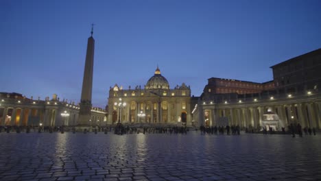 Night-Time-Lapse-Of-St-Peters-Square