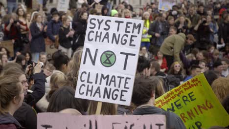 Systemwechsel-Kein-Klimawandel-Zeichen