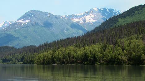 Alaskan-Mountain-and-Forest-on-a-Lake