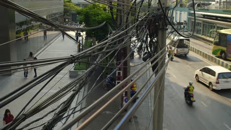 Electric-Wiring-Above-Bangkok-Street