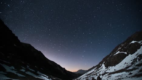 Stars-in-Mountain-Valley-Timelapse