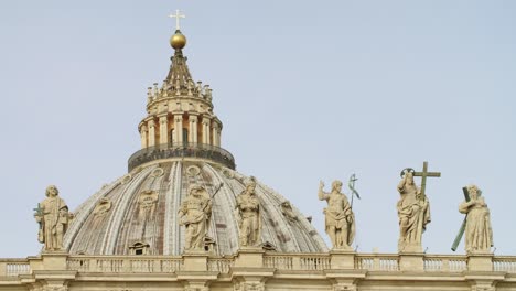 Apostles-On-St-Peters-Basilica-Facade