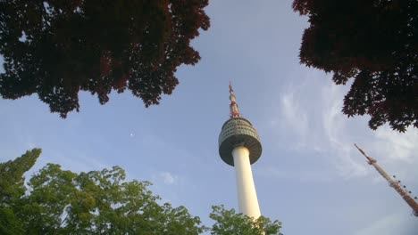 Rotierender-Schuss-Von-N-Seoul-Tower