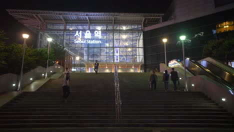 Seoul-Bahnhof-Bei-Nacht