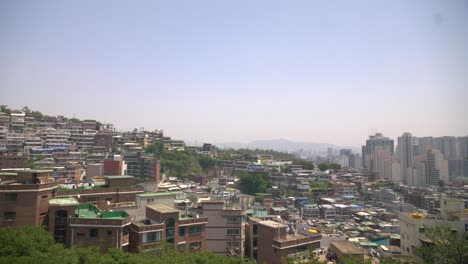 Houses-on-a-Seoul-Hillside
