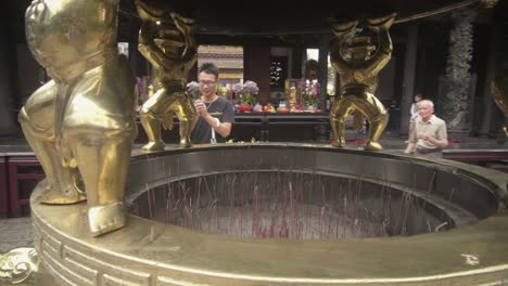 Incense-Pit-In-Lungshan-Temple-Taipei-02