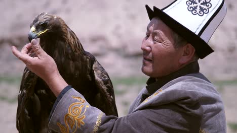 Hunter-Feeding-Golden-Eagle