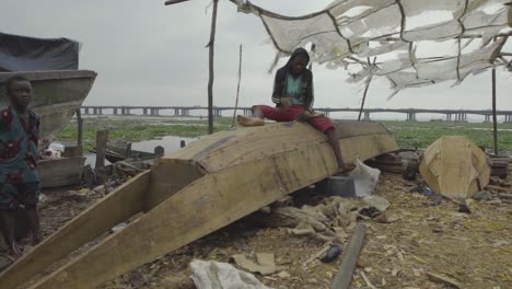 Boat-Building-Nigeria-01