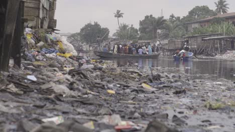 Rubbish-on-Riverbank-Nigeria-04