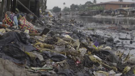 Rubbish-in-Water-Nigeria-05
