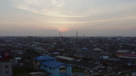 Stadt-In-Der-Abenddämmerung-Nigeria-Drohne-10