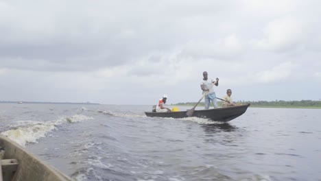 Boat-on-River-Nigeria-08