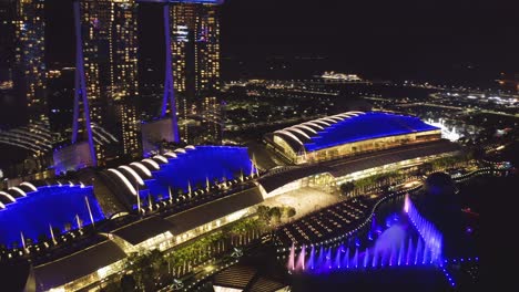 Spektren-Bei-Nacht-Singapur