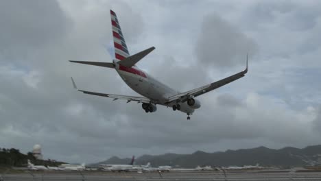 American-Airlines-Flight-Arriving-at-SXM
