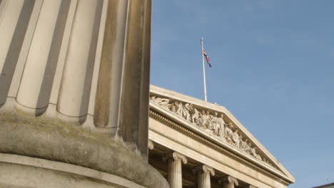Column-And-Flag-At-British-Museum,-London