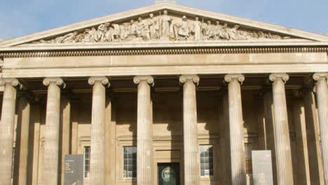Kippen-Haupteingang-British-Museum-London